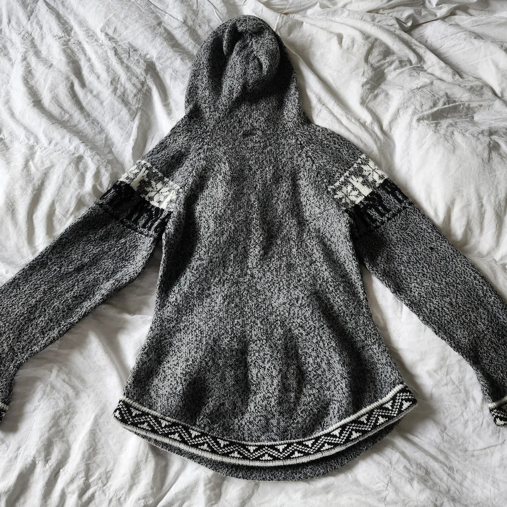 Black and White Hooded Knit Alpaca Wool Sweater with Geometric Alpaca Patterns - Picture 6 of 6